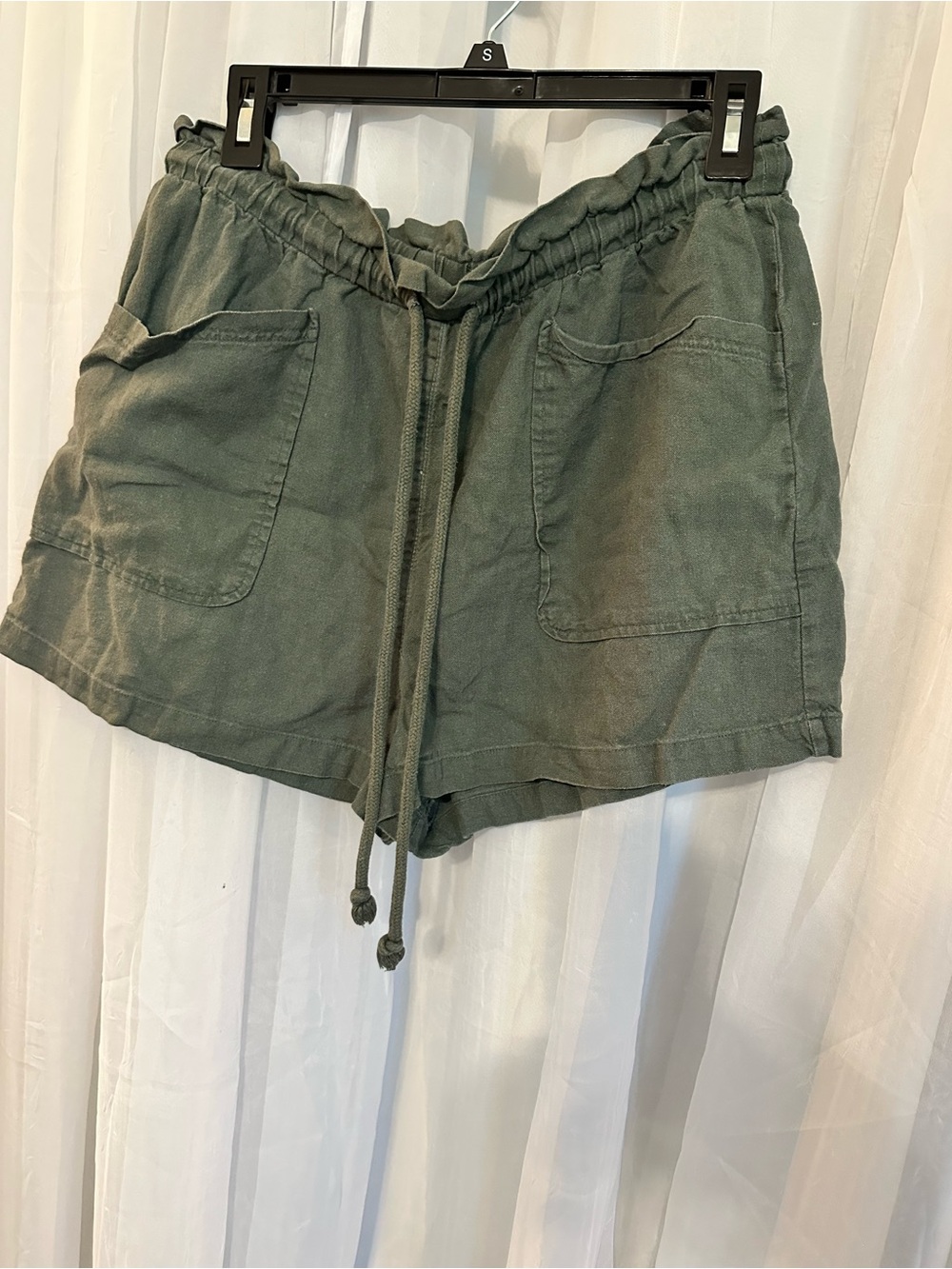 Women's Olive Drawstring Linen-Blend Shorts with Elastic and Drawstring - Picture 2 of 6